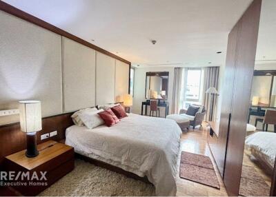 Urban Luxury: 2-Bed Condo in Bang Rak, Bangkok