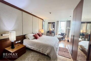 Urban Luxury: 2-Bed Condo in Bang Rak, Bangkok