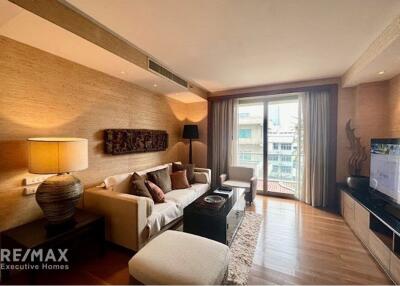 Urban Luxury: 2-Bed Condo in Bang Rak, Bangkok