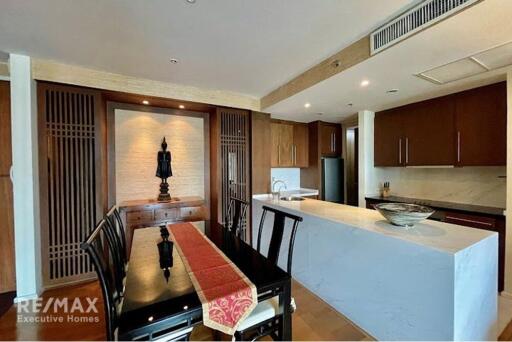 Urban Luxury: 2-Bed Condo in Bang Rak, Bangkok