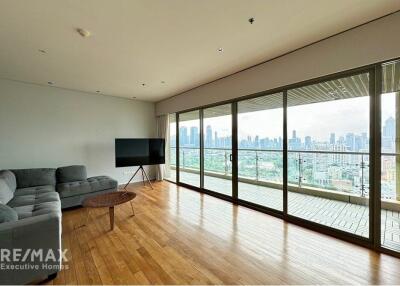 Luxury 3-Bed Condo in Bangkok