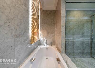 Experience luxury living 4 bed with private swimming pool in Thonglor.