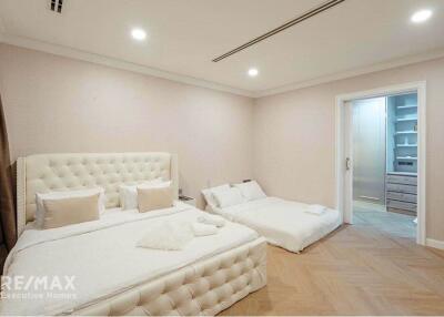 Luxurious 4 Bed Townhouse with Private Swimming Pool in Thonglor