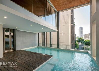 Luxurious 4 Bed Townhouse with Private Swimming Pool in Thonglor