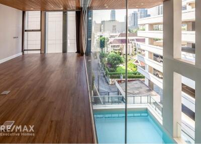 Luxurious 4 Bed Townhouse with Private Swimming Pool in Thonglor