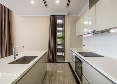 Luxurious 4 Bed Townhouse with Private Swimming Pool in Thonglor