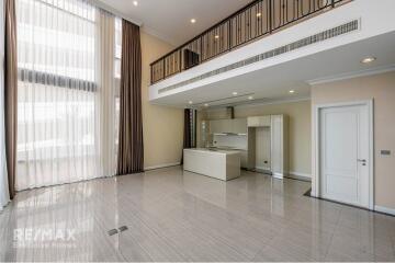 Luxurious 4 Bed Townhouse with Private Swimming Pool in Thonglor