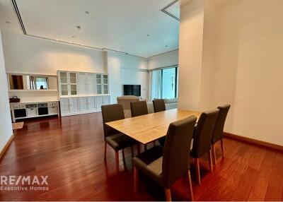 "Luxurious 2-Bed with PRIVATE SWIMIMG POOL in Sukhumvit 39