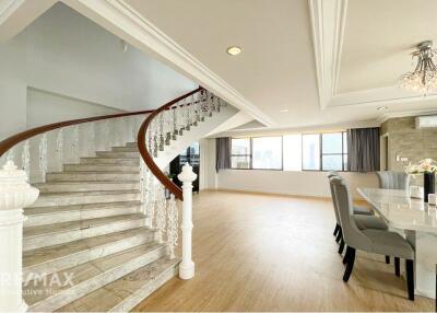 Exclusive penthouse 3+2 bedrooms just steps from Promphong BTS.