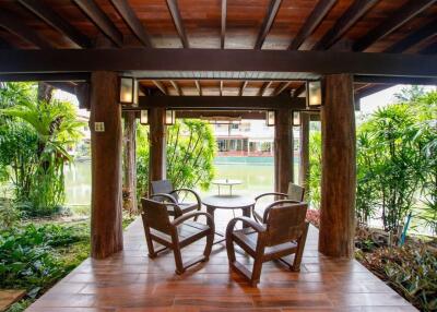 Elegant Traditional Wooden House : Spacious Lakefront Plot Summit Green Valley