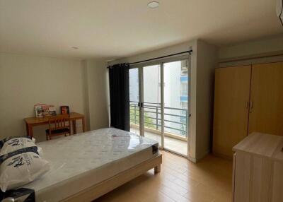 2-BR Condo at Waterford Park Rama 4 near BTS Phra Khanong