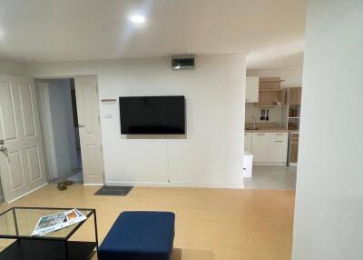 2-BR Condo at Waterford Park Rama 4 near BTS Phra Khanong