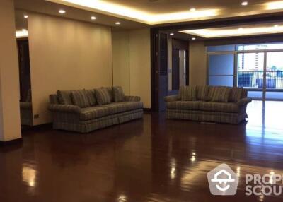 4-BR Apt. near BTS Phloen Chit