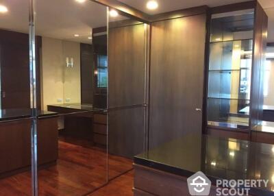 4-BR Apt. near BTS Phloen Chit