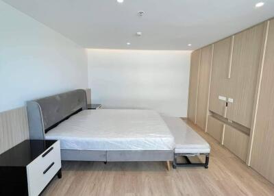 3-BR Apt. near BTS Ekkamai