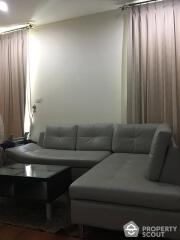 2-BR Condo at Wind Sukhumvit 23 near BTS Asok