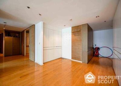 3-BR Condo at Athenee Residence near BTS Phloen Chit