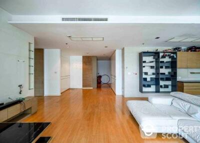 3-BR Condo at Athenee Residence near BTS Phloen Chit