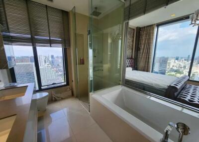 The Esse Asoke 2 bedroom condo for rent