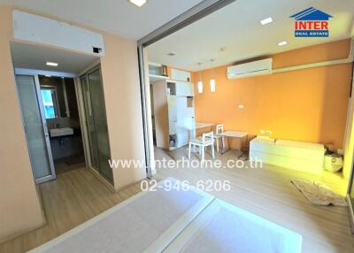 Spacious studio apartment with modern amenities