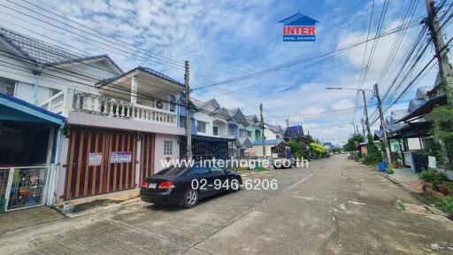 view of a residential street with row houses