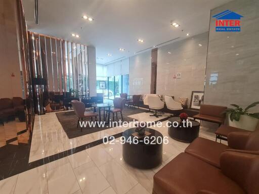 Luxurious lobby with modern furniture and ample seating at Inter Real Estate