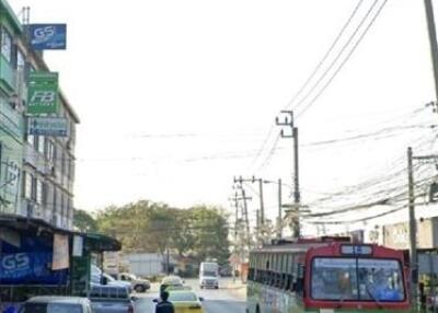 Street view of the surrounding area