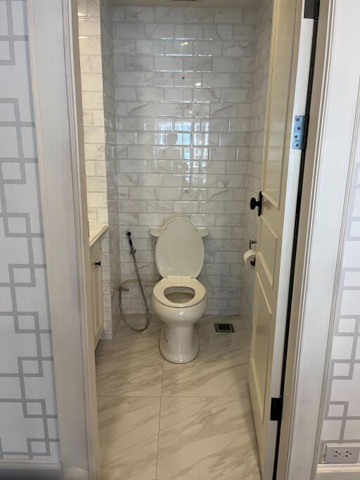 Small bathroom with a toilet