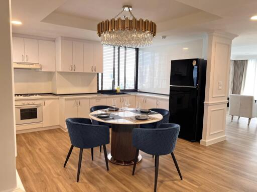 Modern kitchen with dining area