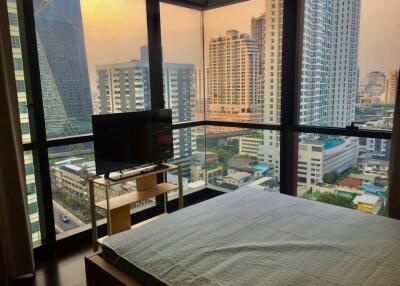 Bedroom with city view