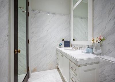 Elegant Bathroom with Marble Finish