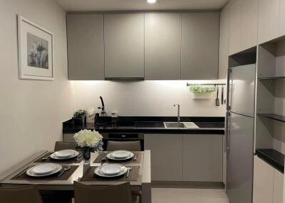 Modern kitchen with dining area