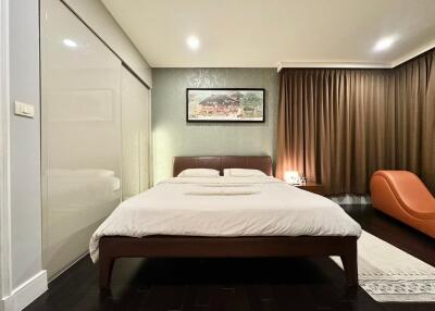 Modern bedroom with double bed and cozy lighting