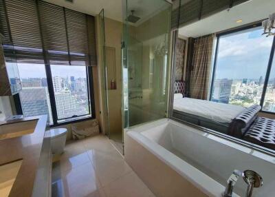 Modern bathroom with city view