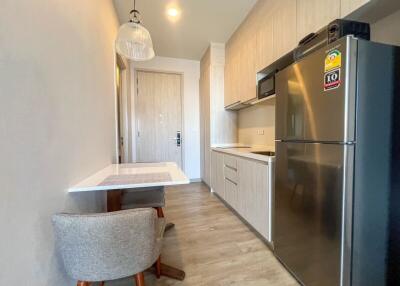 Modern kitchen with dining area