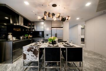 Modern kitchen with dining area