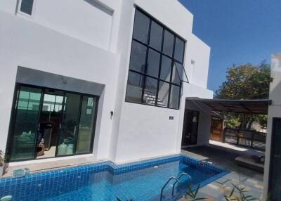 Spacious 3-Bedroom 400 sqm Pool Villa with Recent Renovations in Rawai