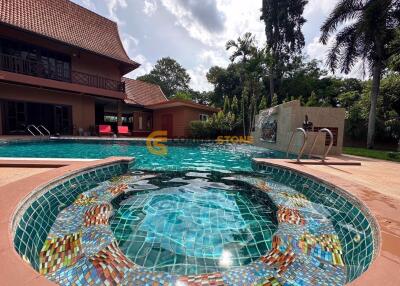 5 bedroom House in Lanna Villa East Pattaya