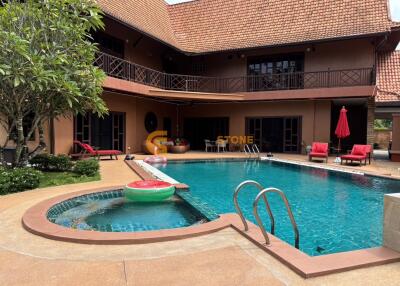 5 bedroom House in Lanna Villa East Pattaya