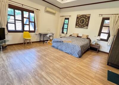 5 bedroom House in Lanna Villa East Pattaya