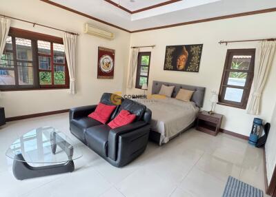 5 bedroom House in Lanna Villa East Pattaya