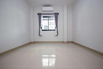 3 Bedroom House Nong Phueng : Pet Friendly