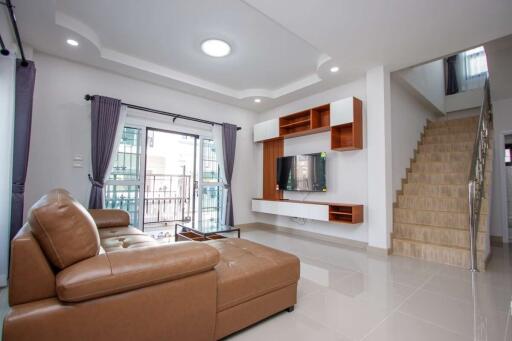 3 Bedroom House Nong Phueng : Pet Friendly