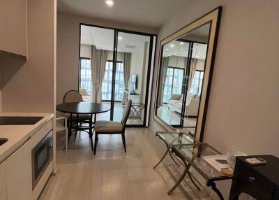 1-BR Condo at Noble Ploenchit near BTS Phloen Chit