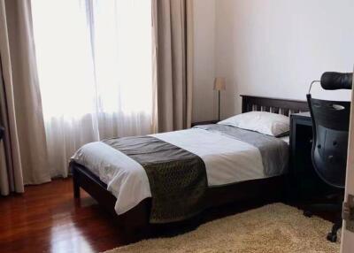 2-BR Condo at Siri Residence Sukhumvit near BTS Phrom Phong