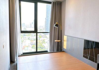 1-BR Condo at Oka Haus Sukhumvit 36 near BTS Thong Lor