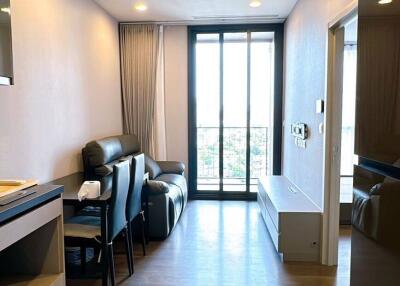 1-BR Condo at Oka Haus Sukhumvit 36 near BTS Thong Lor