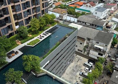 1-BR Condo at Oka Haus Sukhumvit 36 near BTS Thong Lor