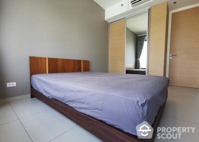 1-BR Condo at The Lofts Ekkamai near BTS Ekkamai