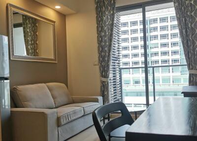 1-BR Condo at The Lofts Ekkamai near BTS Ekkamai